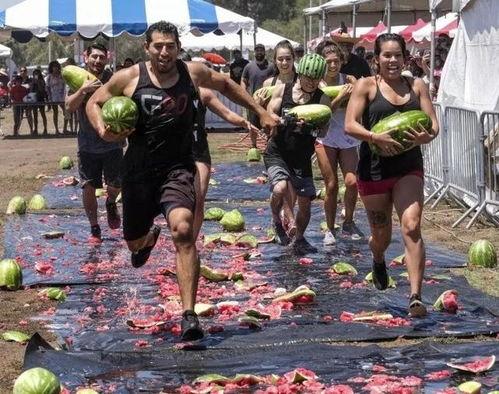 吃瓜的群众在线狂欢,网络舆论场的热闹瞬间